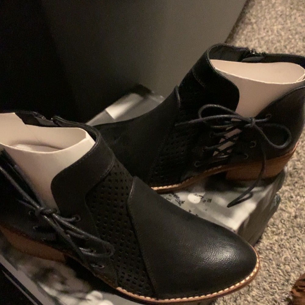 Women’s booties